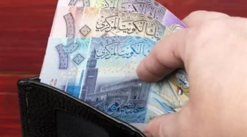 تحديثات الصرف.. تحركات جديدة في سعر الدينار الكويتي أمام الجنيه المصري اليوم الأحد